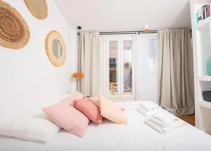 #30 Staywiz Us - Old Town, Castle Panoramic View Terrace & Ac Апартаменты